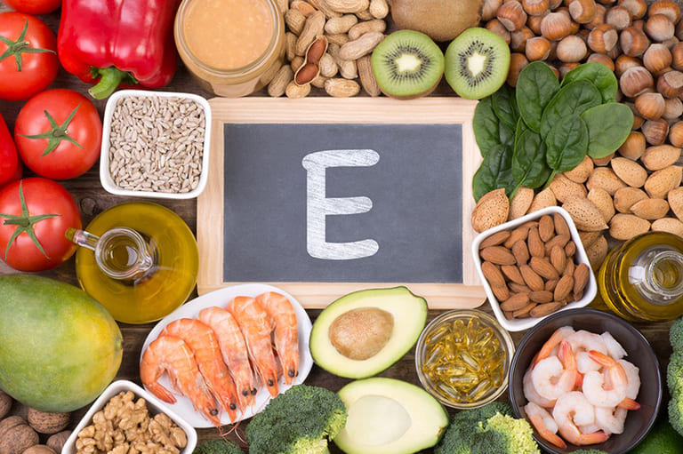 Vitamin E: Chìa khóa cho làn da đẹp và sức khỏe toàn diện